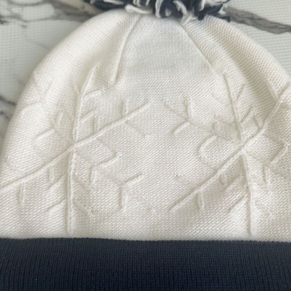 NFL Los Angeles Rams Women's Beanie Hat with Snowflake Detail - Picture 11 of 11